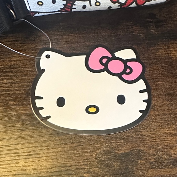 Hello Kitty Mini Purse - Picture 4 of 4